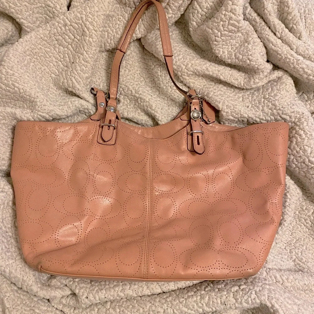 COACH Perforated Signature Pink/Peach Leather Tote / Purse - F16598 - Picture 2 of 9